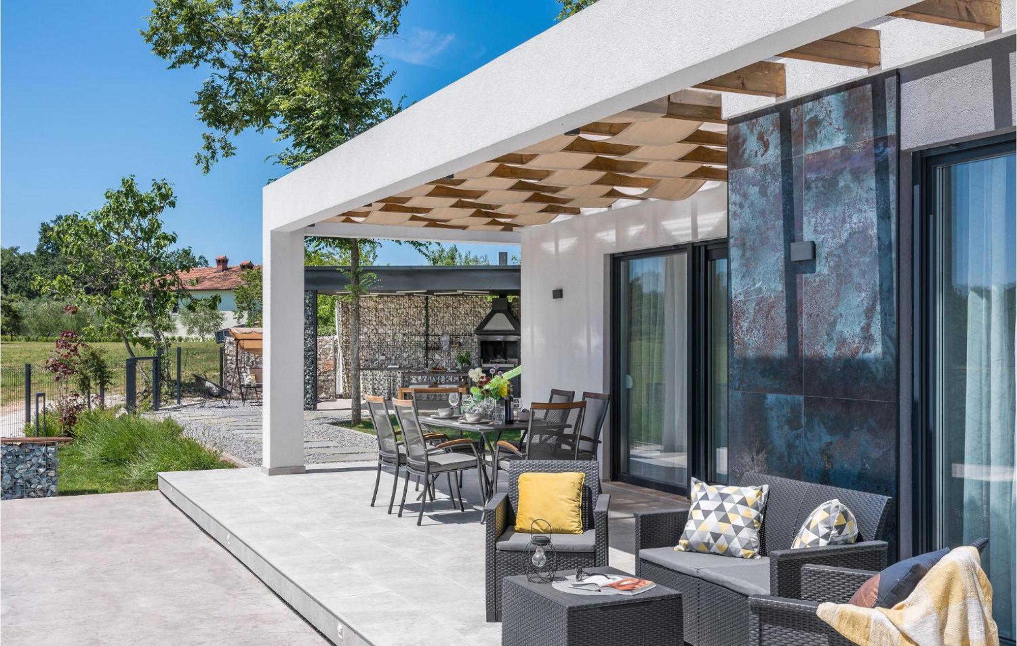 Beautiful Home In Tinjan With Jacuzzi Eksteriør billede
