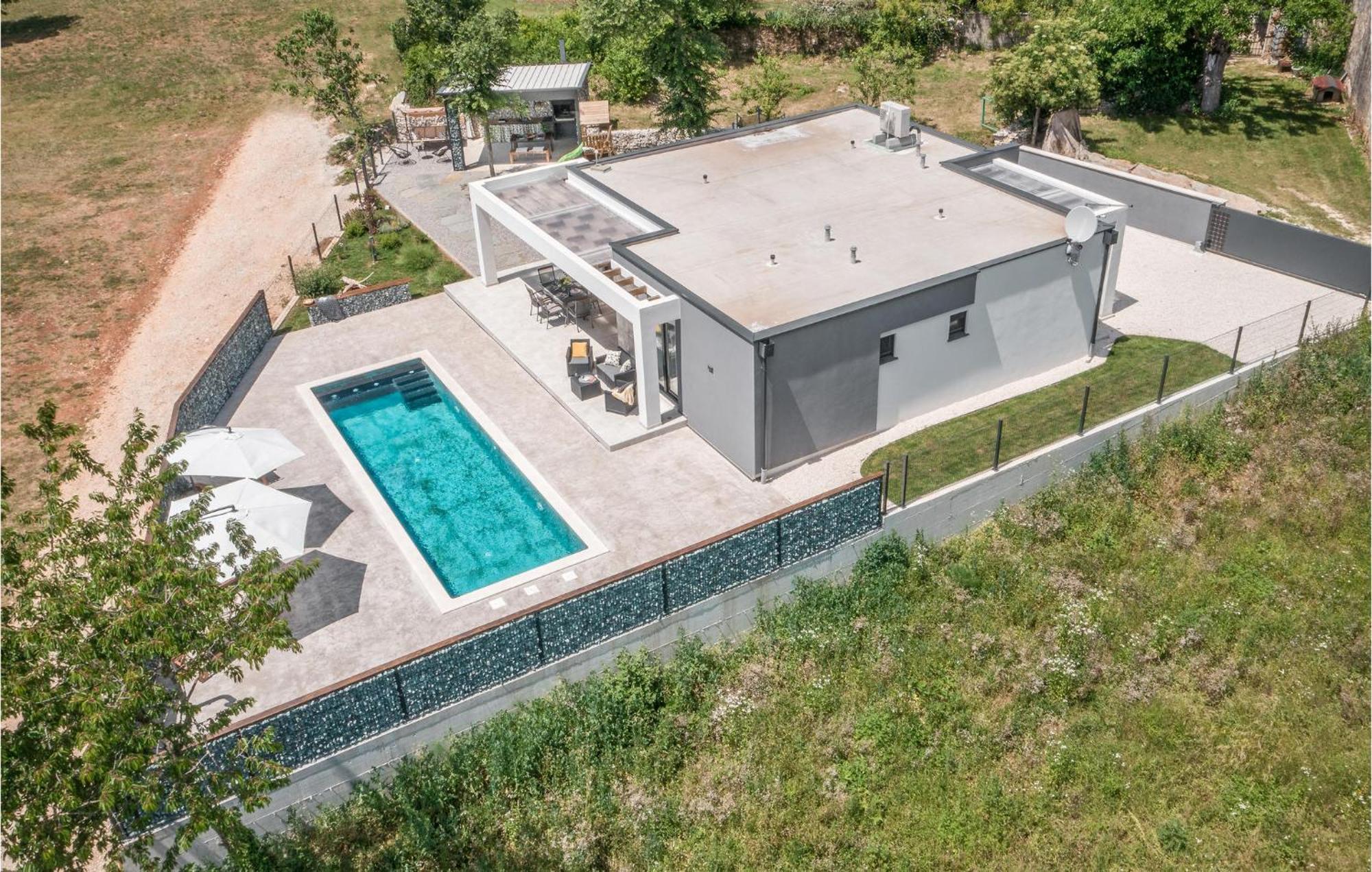 Beautiful Home In Tinjan With Jacuzzi Eksteriør billede